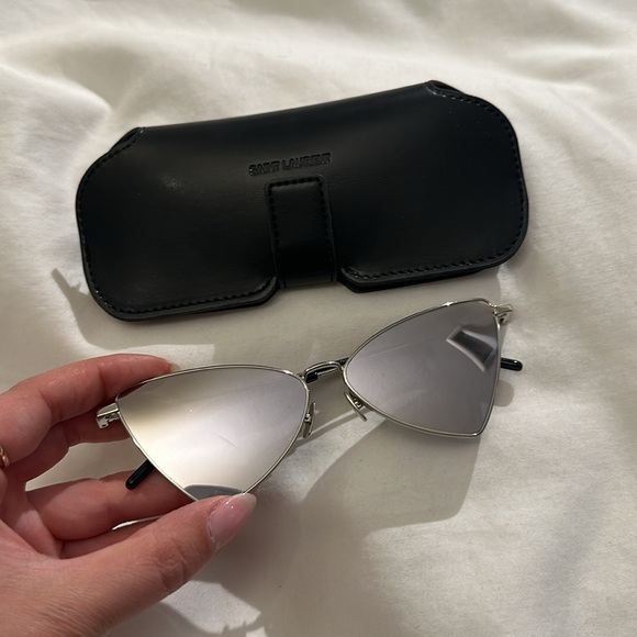 SAINT LAURENT EDGY SUNGLASSES - Picture 3 of 7